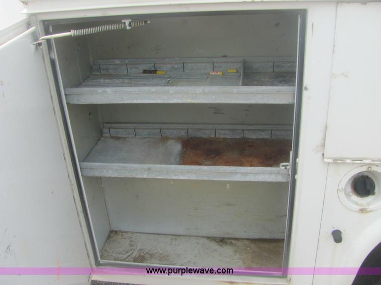 image for item 6202 2001 Chevrolet Silverado C2500HD pickup truck