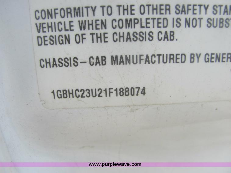 image for item 6202 2001 Chevrolet Silverado C2500HD pickup truck