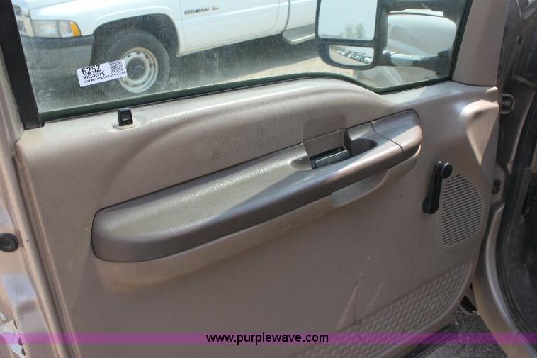 image for item 6252 1999 Ford F350 Super Duty pickup truck