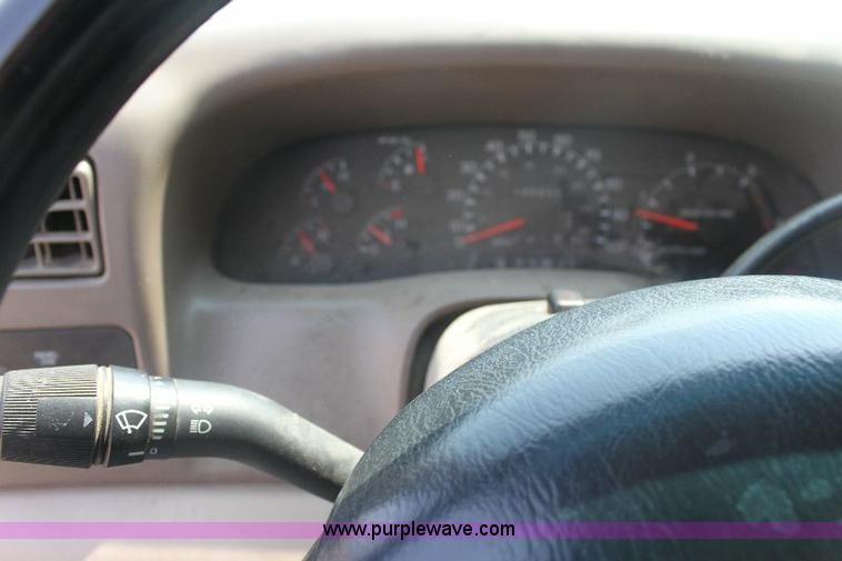 image for item 6252 1999 Ford F350 Super Duty pickup truck