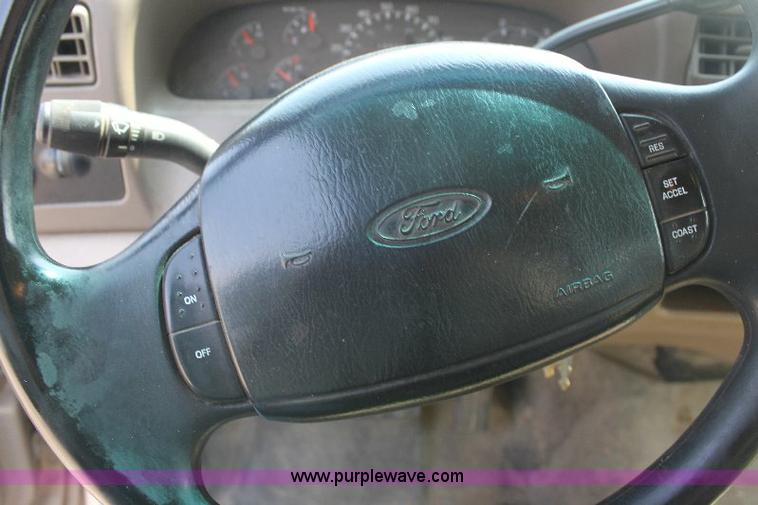 image for item 6252 1999 Ford F350 Super Duty pickup truck