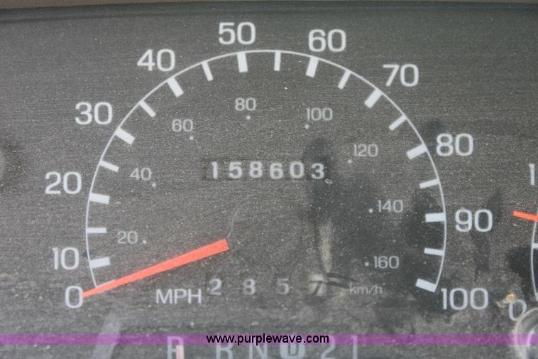 image for item 6252 1999 Ford F350 Super Duty pickup truck