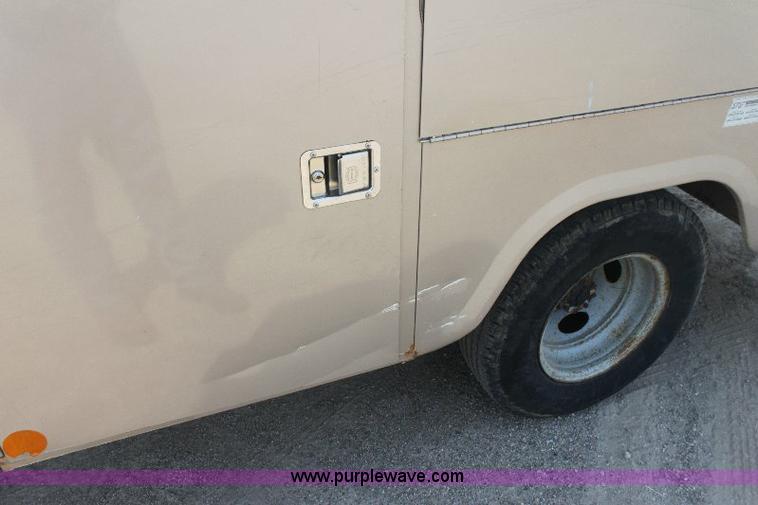 image for item 6252 1999 Ford F350 Super Duty pickup truck