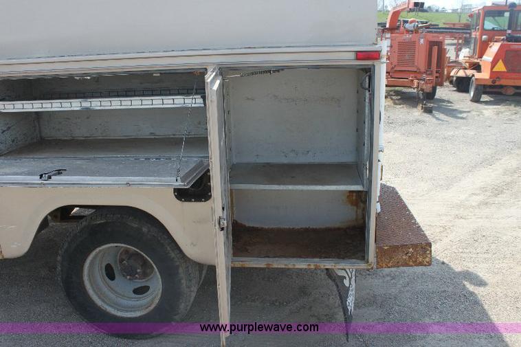 image for item 6252 1999 Ford F350 Super Duty pickup truck