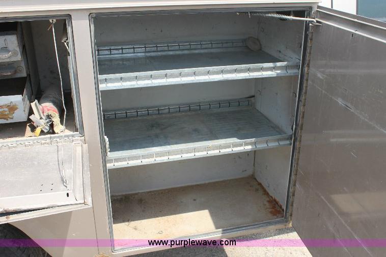 image for item 6252 1999 Ford F350 Super Duty pickup truck