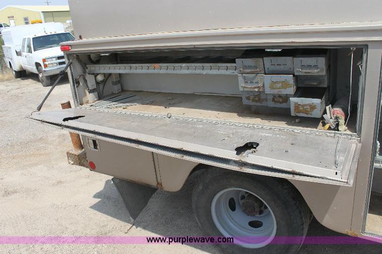 image for item 6252 1999 Ford F350 Super Duty pickup truck