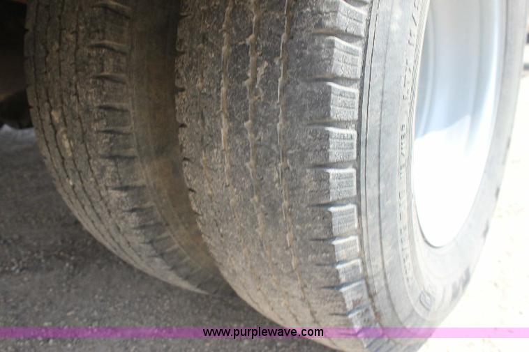 image for item 6252 1999 Ford F350 Super Duty pickup truck