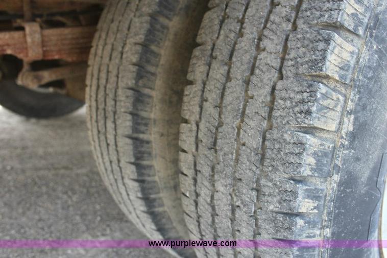 image for item 6252 1999 Ford F350 Super Duty pickup truck