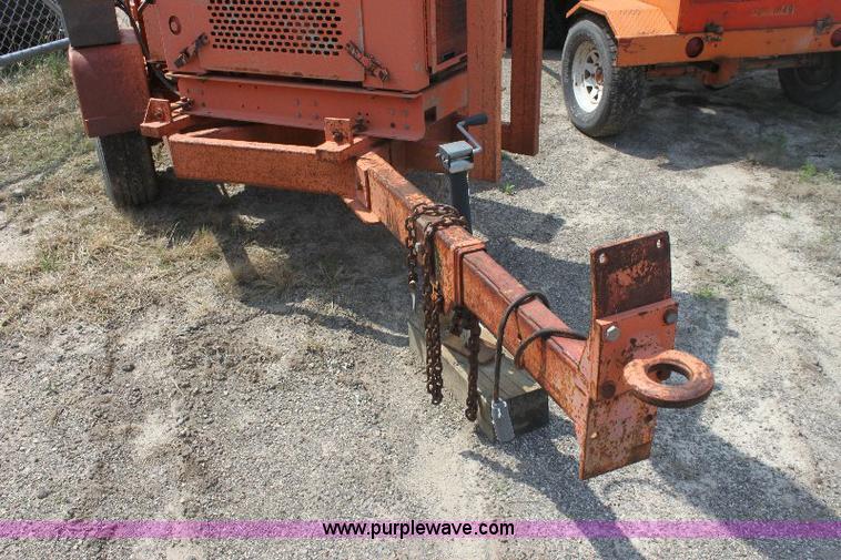 image for item 6253 1999 Brush Bandit 200 wood chipper