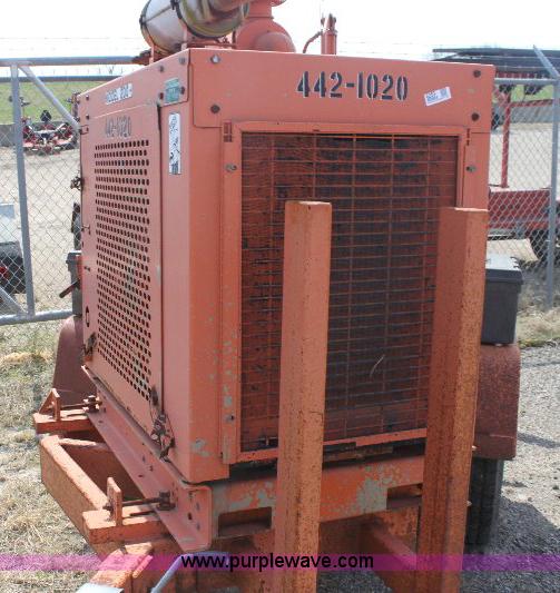 image for item 6253 1999 Brush Bandit 200 wood chipper