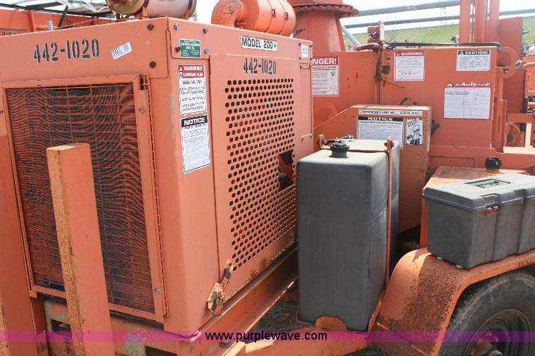 image for item 6253 1999 Brush Bandit 200 wood chipper