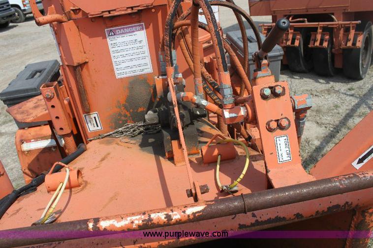 image for item 6253 1999 Brush Bandit 200 wood chipper