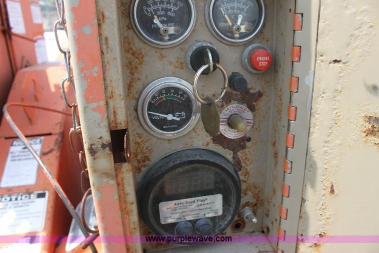 image for item 6253 1999 Brush Bandit 200 wood chipper