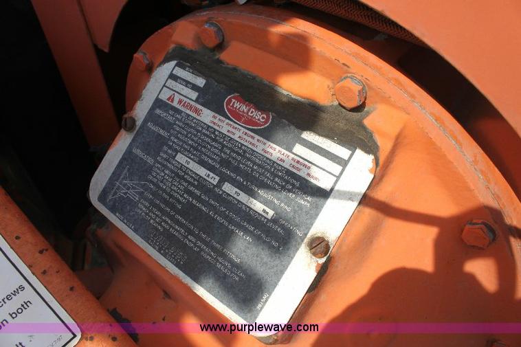 image for item 6253 1999 Brush Bandit 200 wood chipper