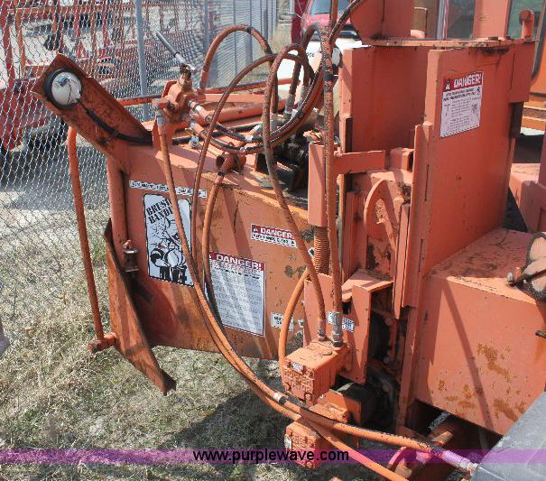 image for item 6253 1999 Brush Bandit 200 wood chipper