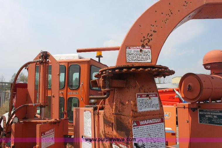 image for item 6253 1999 Brush Bandit 200 wood chipper