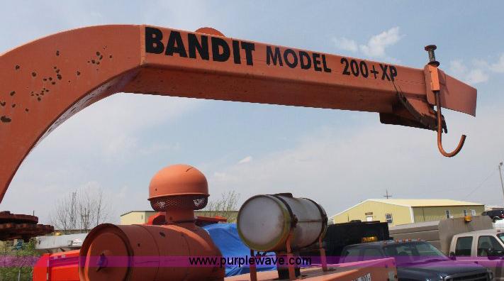 image for item 6253 1999 Brush Bandit 200 wood chipper