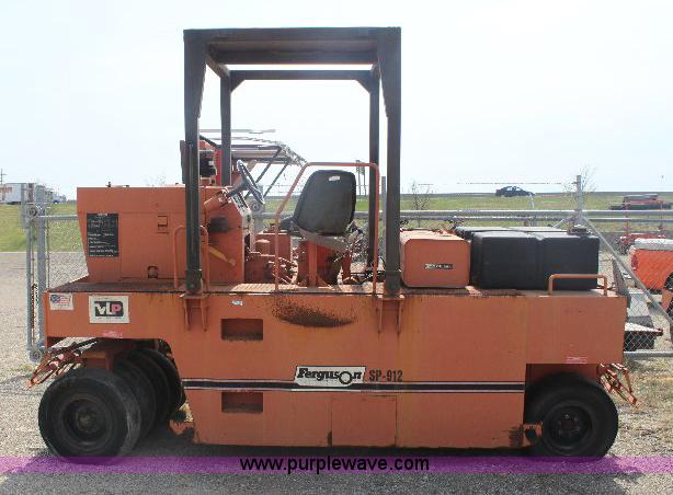 image for item 6254 1991 Ferguson 912 pneumatic roller