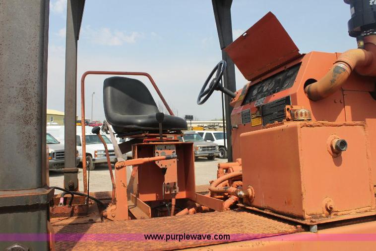 image for item 6254 1991 Ferguson 912 pneumatic roller