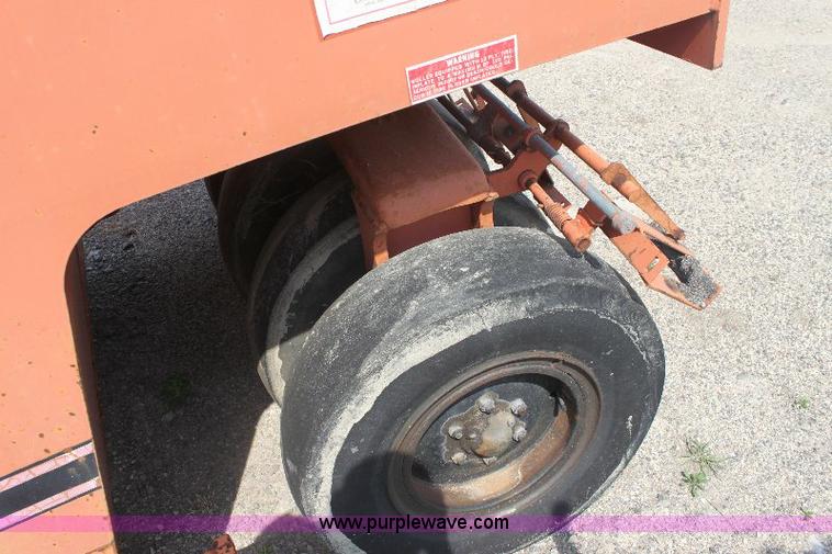 image for item 6254 1991 Ferguson 912 pneumatic roller