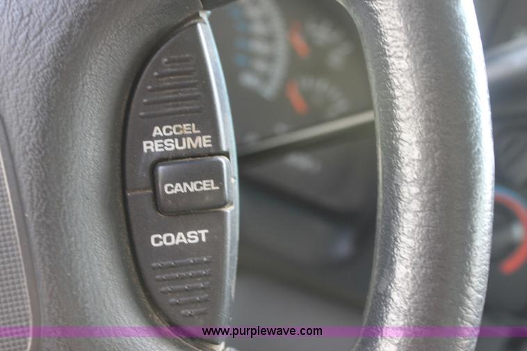 image for item 6271 2001 Dodge Ram 2500 pickup truck