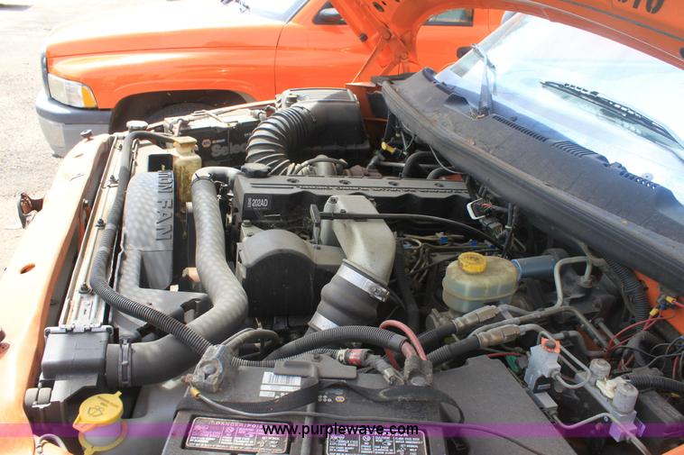 image for item 6271 2001 Dodge Ram 2500 pickup truck