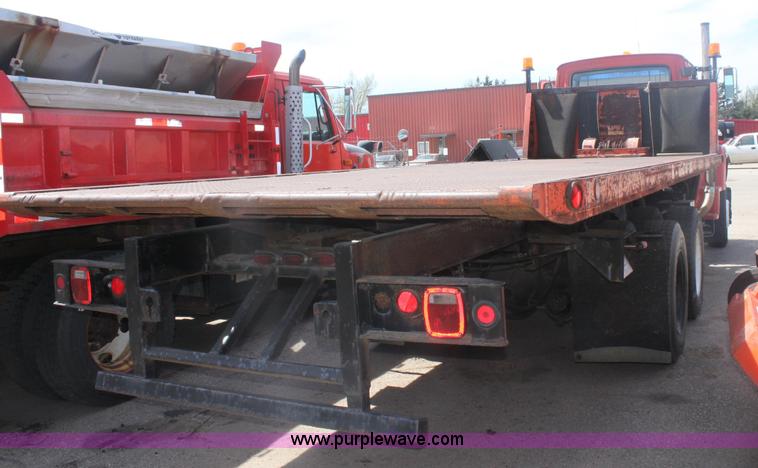 image for item 6282 1988 Ford T8000 rollback truck