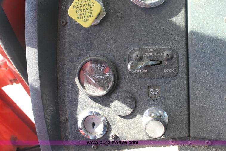 image for item 6282 1988 Ford T8000 rollback truck