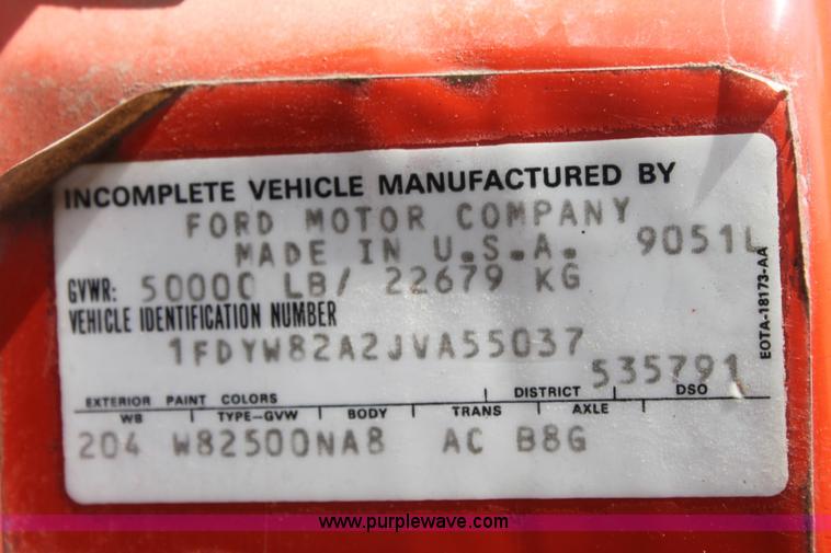 image for item 6282 1988 Ford T8000 rollback truck