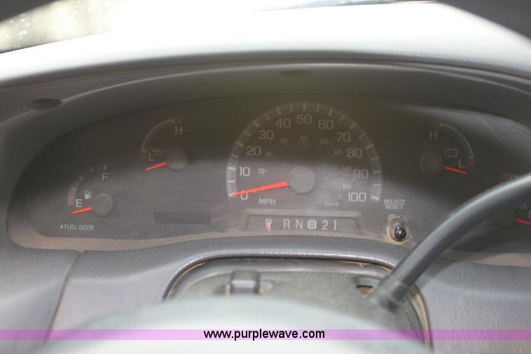 image for item 6307 1999 Ford F150 extended cab pickup truck