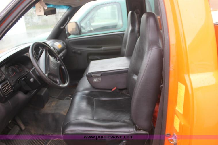 image for item 6308 2001 Dodge Ram 2500 pickup truck