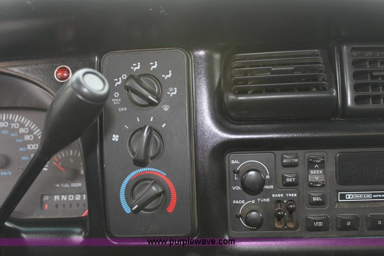 image for item 6308 2001 Dodge Ram 2500 pickup truck