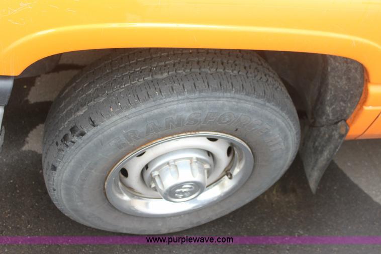 image for item 6308 2001 Dodge Ram 2500 pickup truck