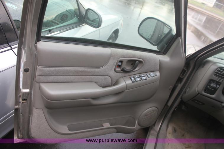 image for item 6309 2002 Chevrolet Blazer LS SUV