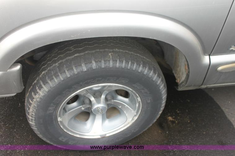 image for item 6309 2002 Chevrolet Blazer LS SUV