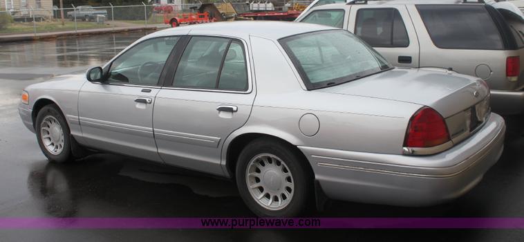 image for item 6310 2002 Ford Crown Victoria LX
