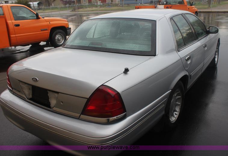 image for item 6310 2002 Ford Crown Victoria LX