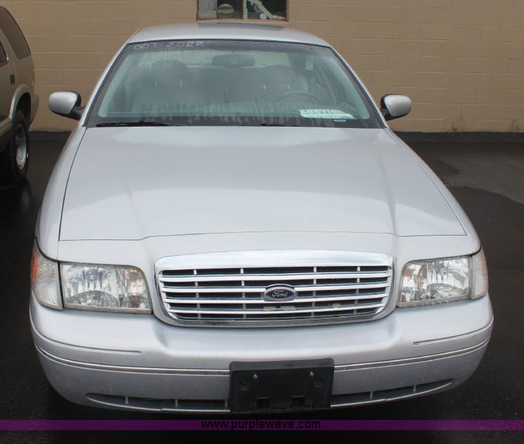 image for item 6310 2002 Ford Crown Victoria LX