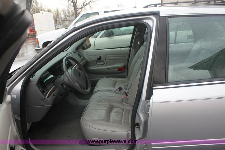 image for item 6310 2002 Ford Crown Victoria LX