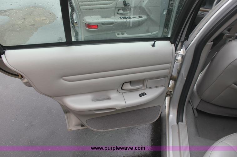 image for item 6310 2002 Ford Crown Victoria LX