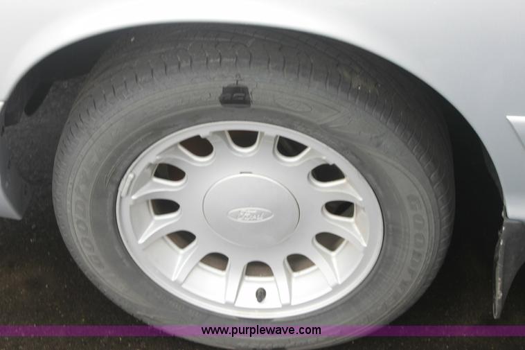 image for item 6310 2002 Ford Crown Victoria LX