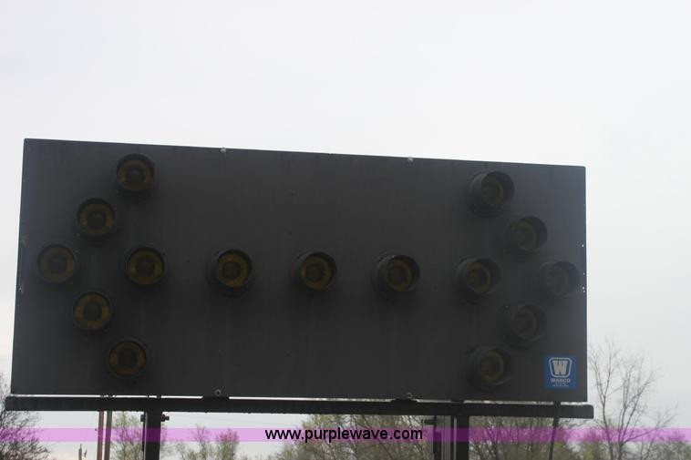 image for item 6318 1999 Enabs Safe-Stop 90 crash attenuator