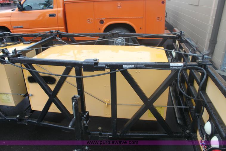 image for item 6318 1999 Enabs Safe-Stop 90 crash attenuator