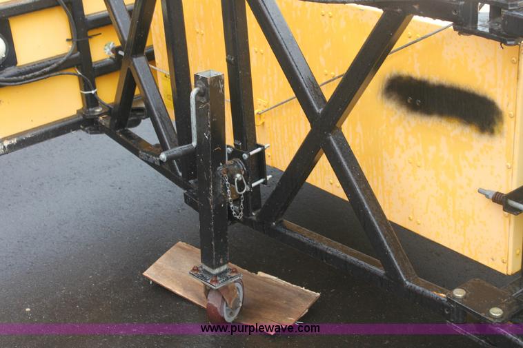 image for item 6318 1999 Enabs Safe-Stop 90 crash attenuator