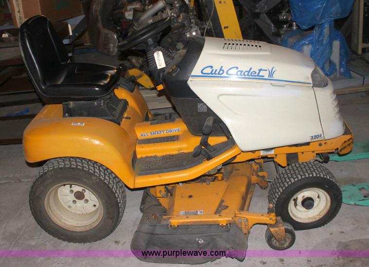 image for item 6325 2003 Cub Cadet 3204 mower
