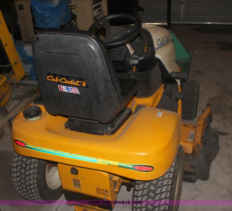 image for item 6325 2003 Cub Cadet 3204 mower