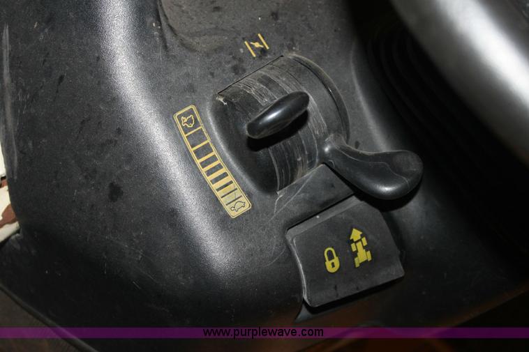 image for item 6325 2003 Cub Cadet 3204 mower