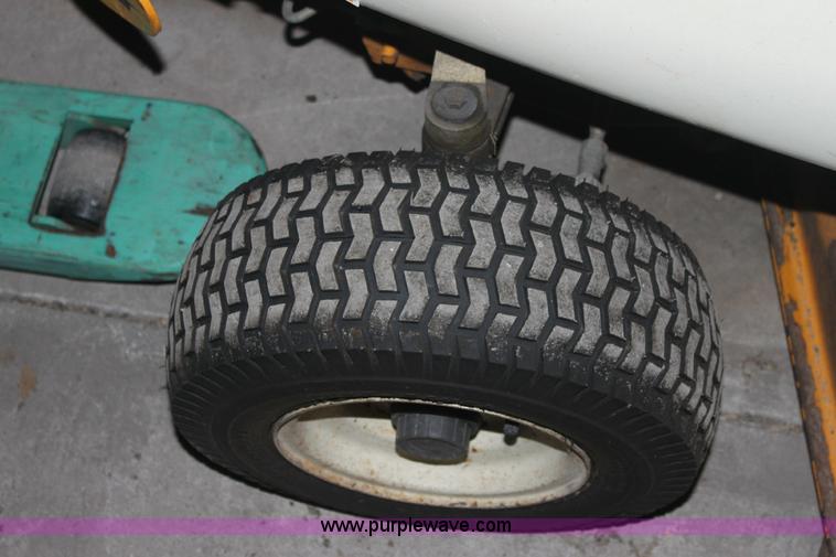 image for item 6325 2003 Cub Cadet 3204 mower