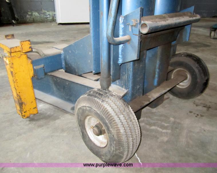 image for item 6430 1981 Walker 63692 seven ton bumper jack