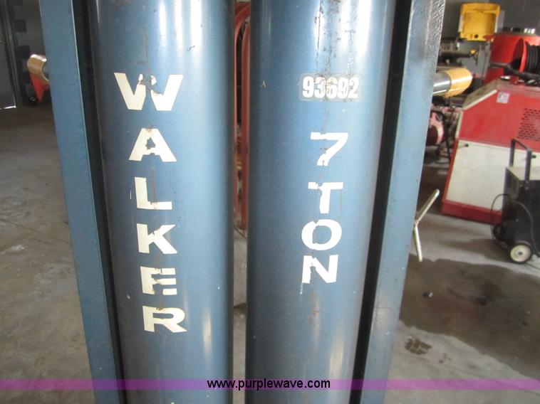 image for item 6430 1981 Walker 63692 seven ton bumper jack